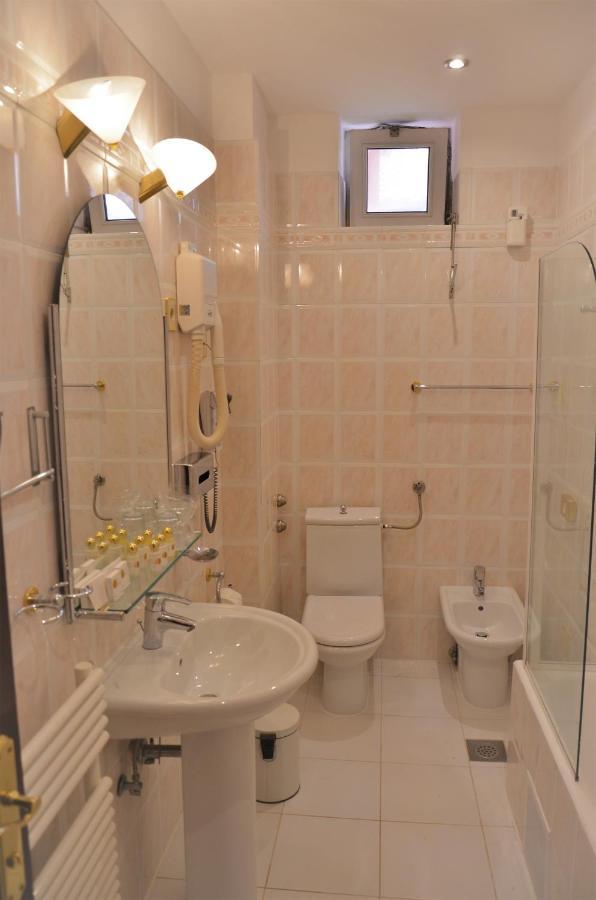 Hotel Mozart Opatija Luaran gambar