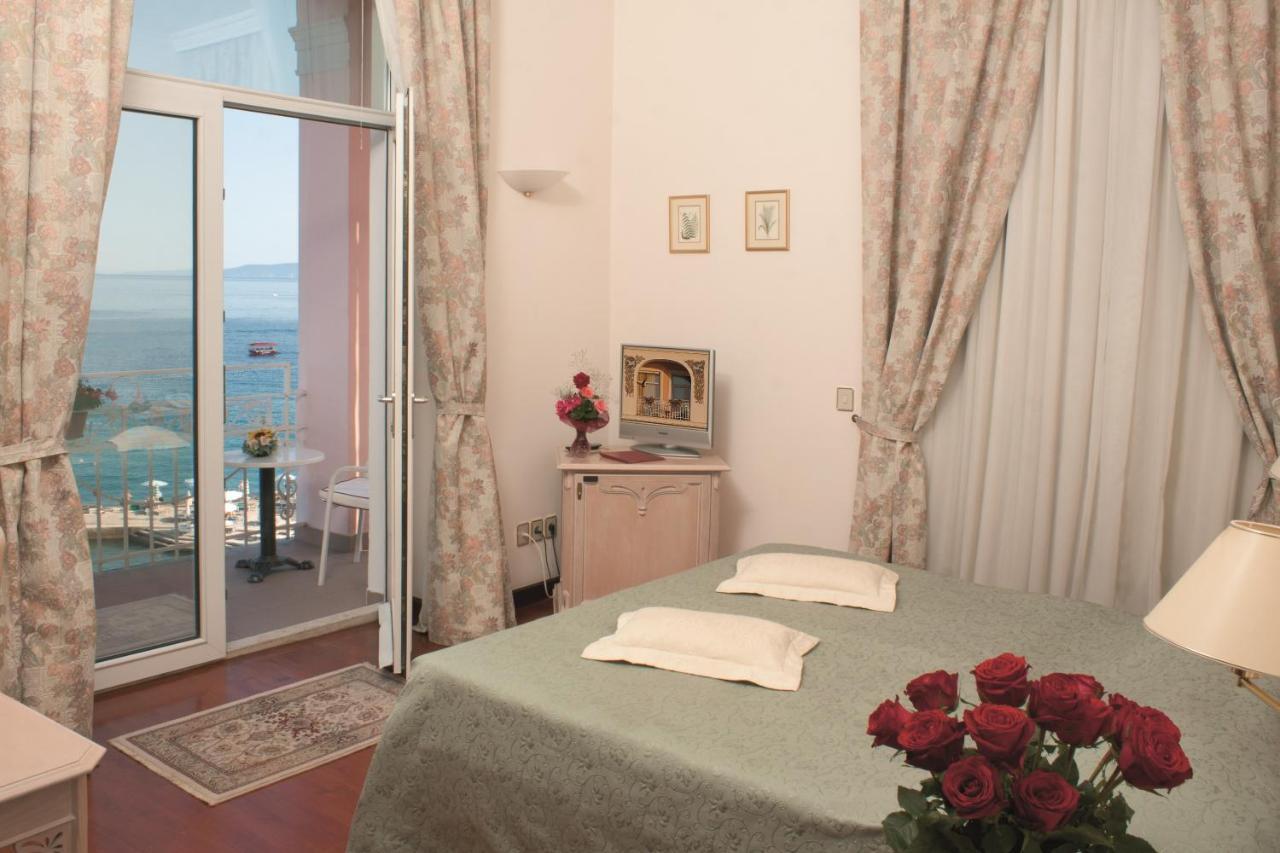 Hotel Mozart Opatija Luaran gambar